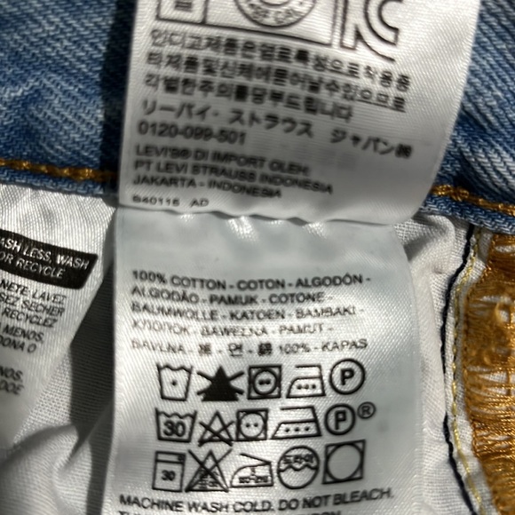 Levi’s premium denim shorts - Picture 5 of 8